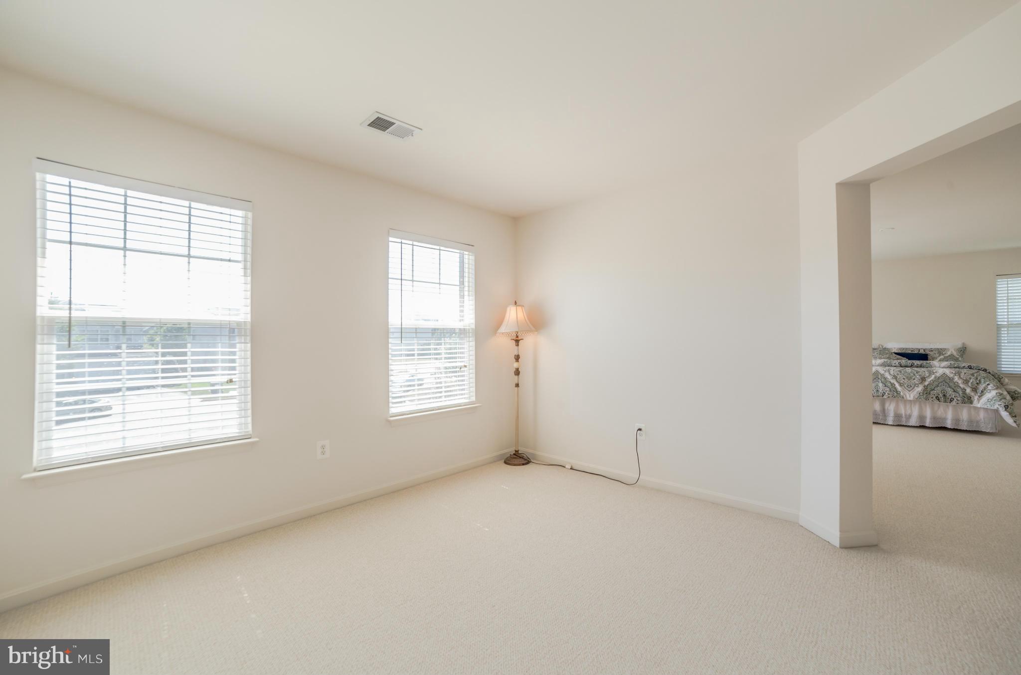 BROAD RUN OAKS - Residential