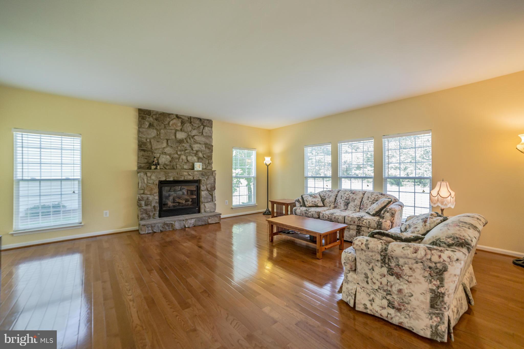 BROAD RUN OAKS - Residential