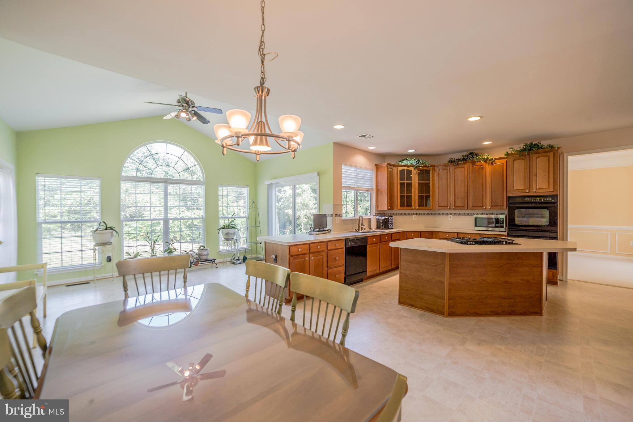 BROAD RUN OAKS - Residential