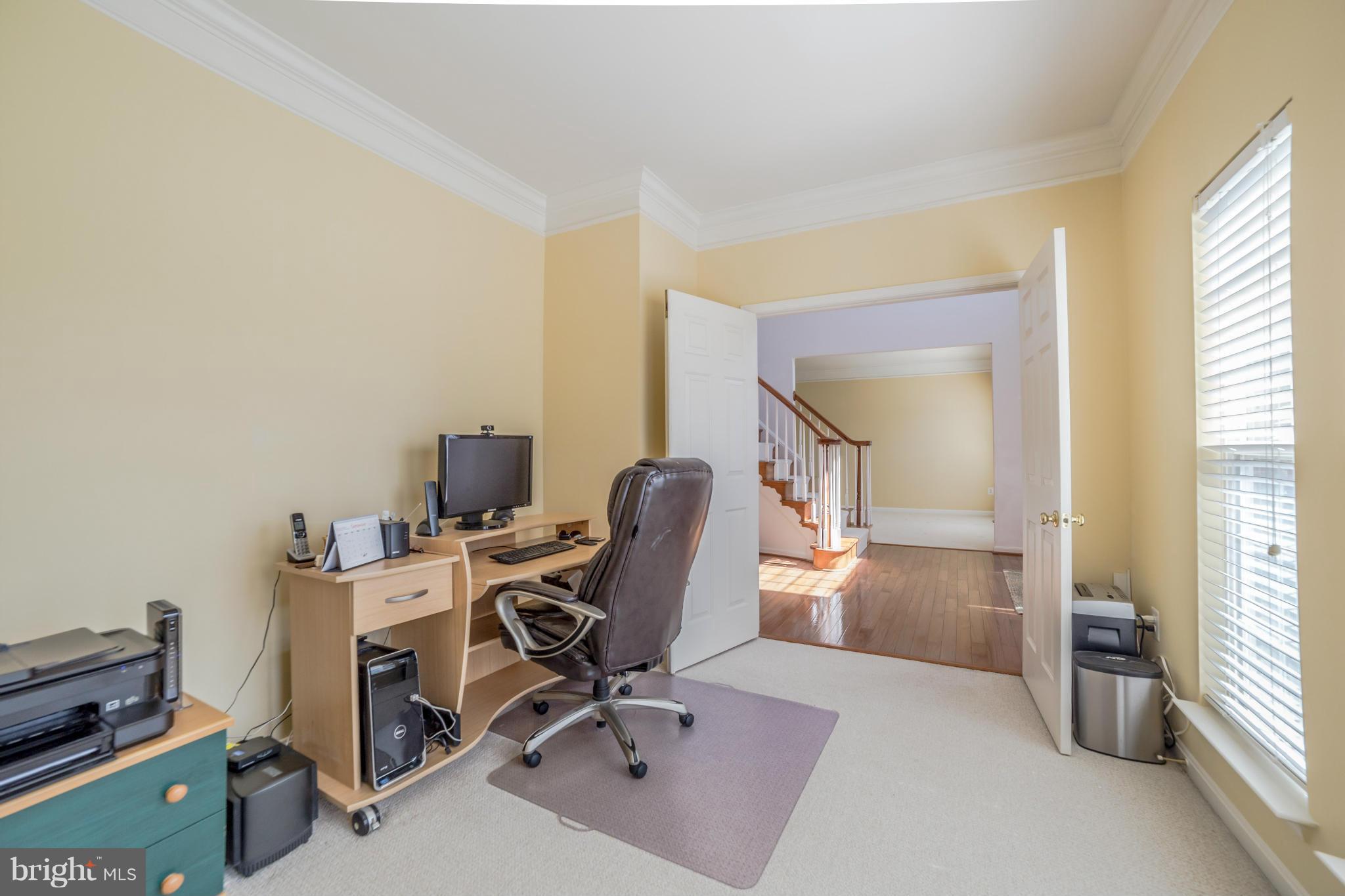 BROAD RUN OAKS - Residential