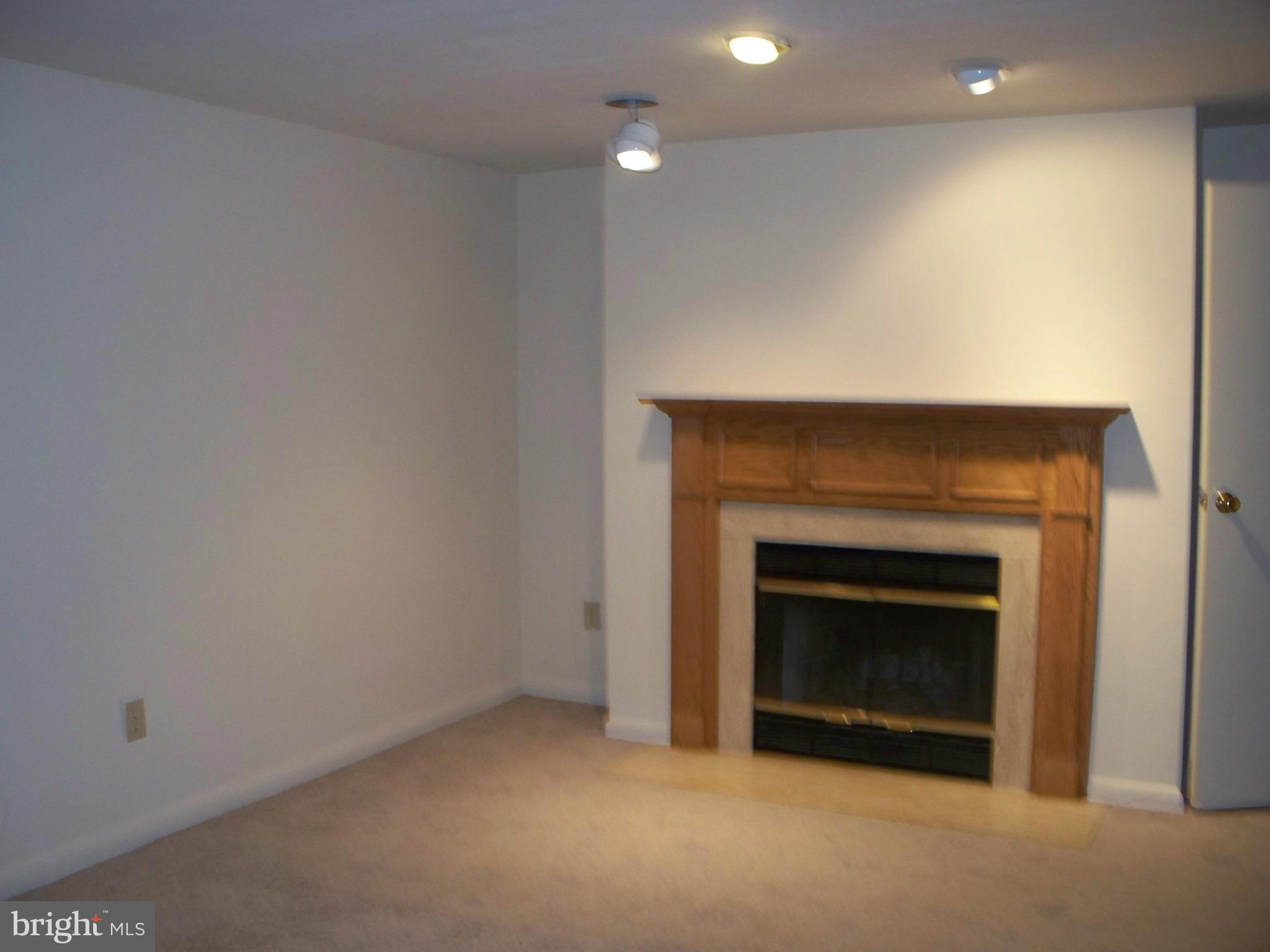 SEVEN OAKS - Residential Lease