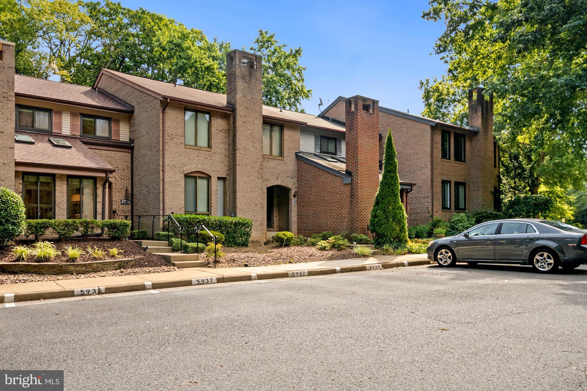BURKE CENTRE - Residential