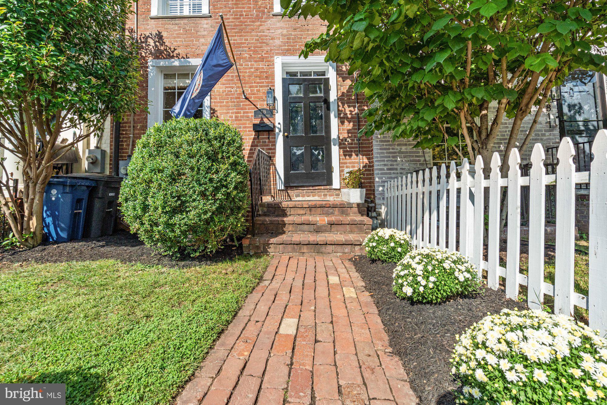 YATES GARDENS - Residential