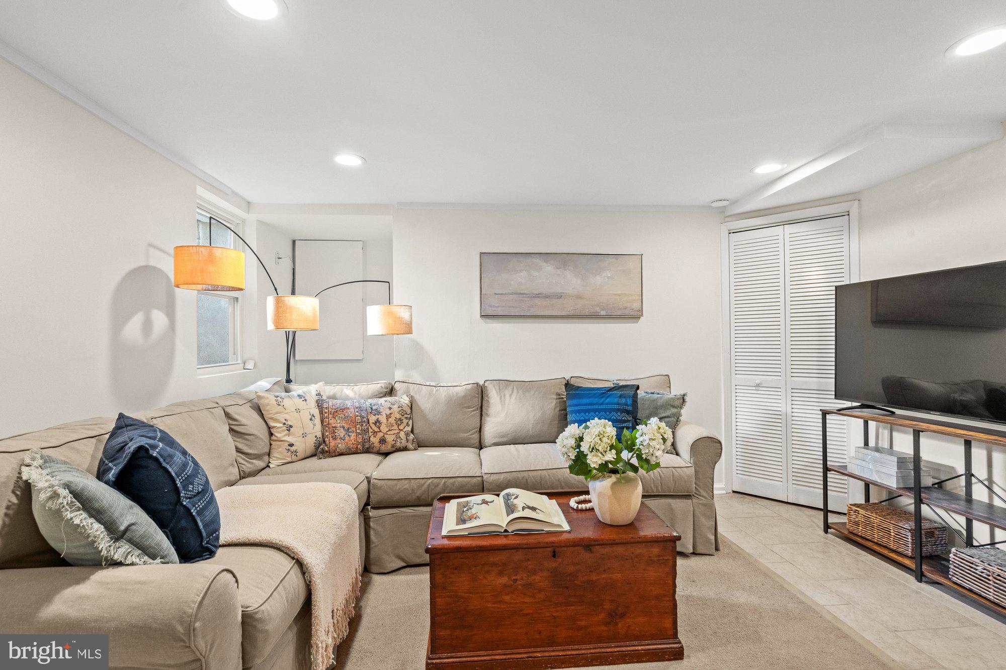 YATES GARDENS - Residential