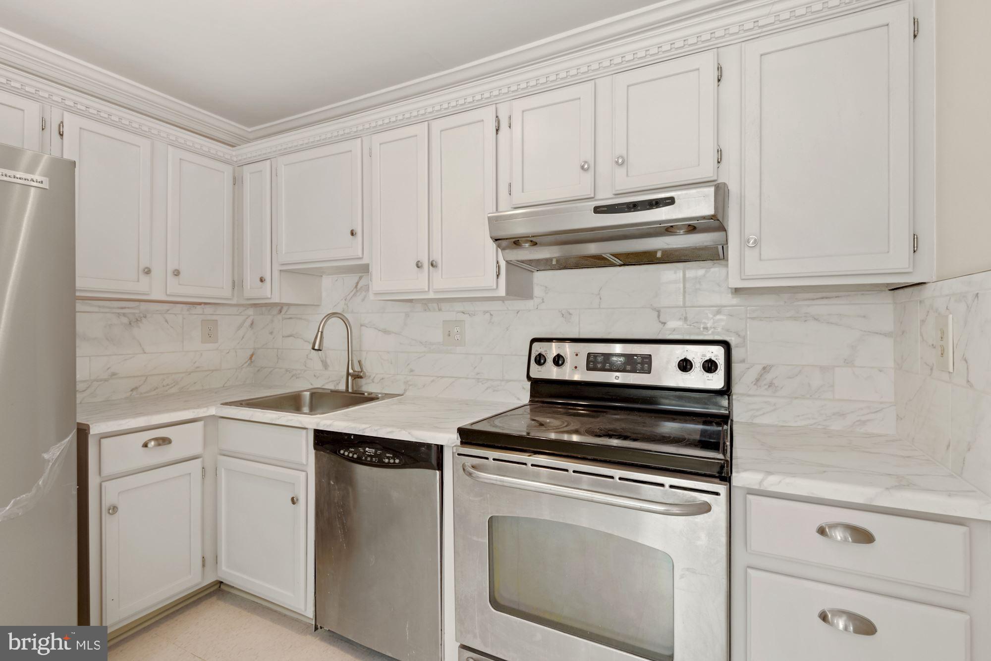 LINDENWOOD - Residential Lease