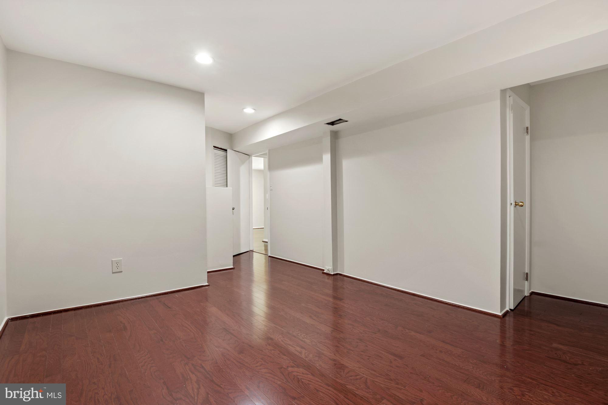 LINDENWOOD - Residential Lease