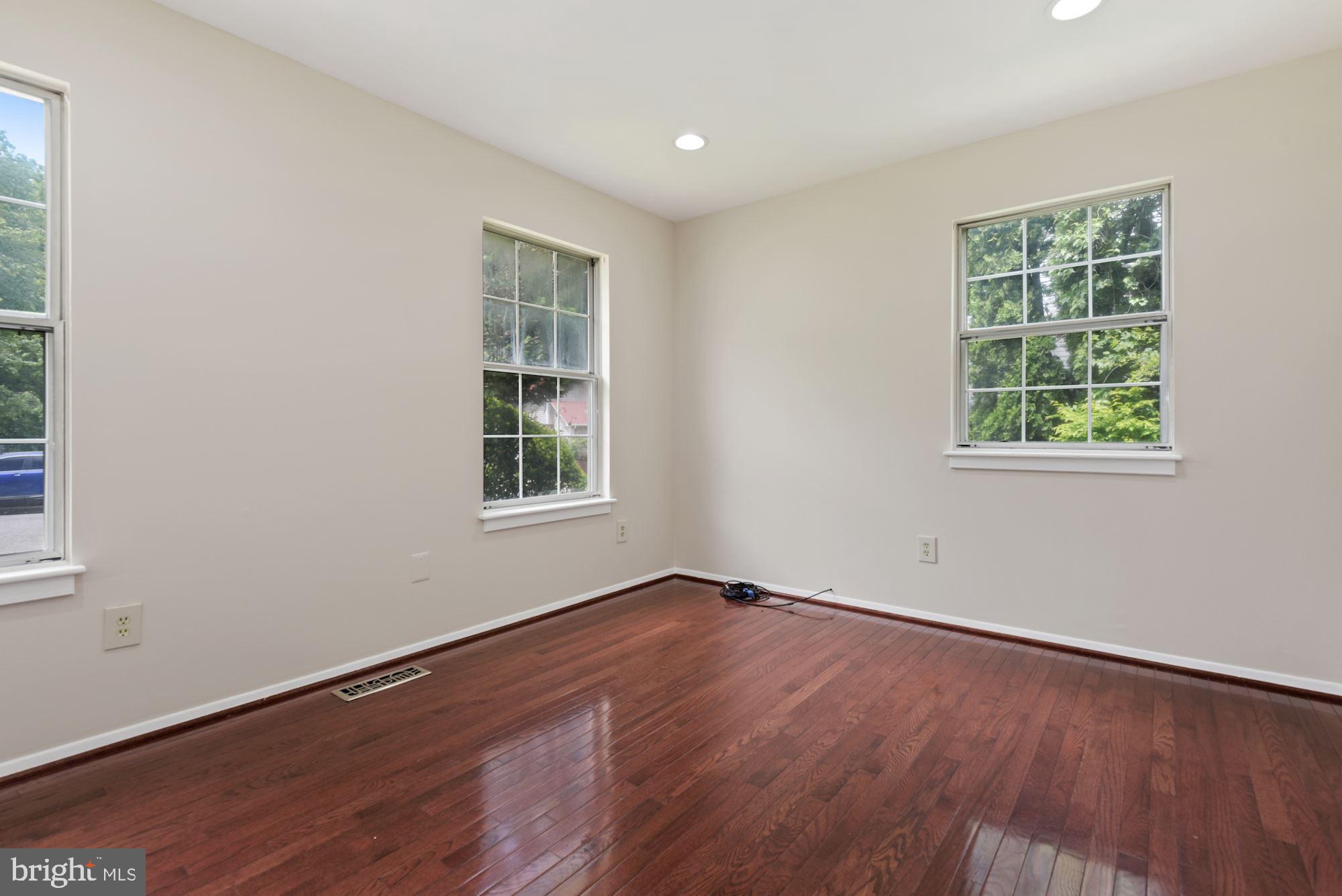 LINDENWOOD - Residential Lease