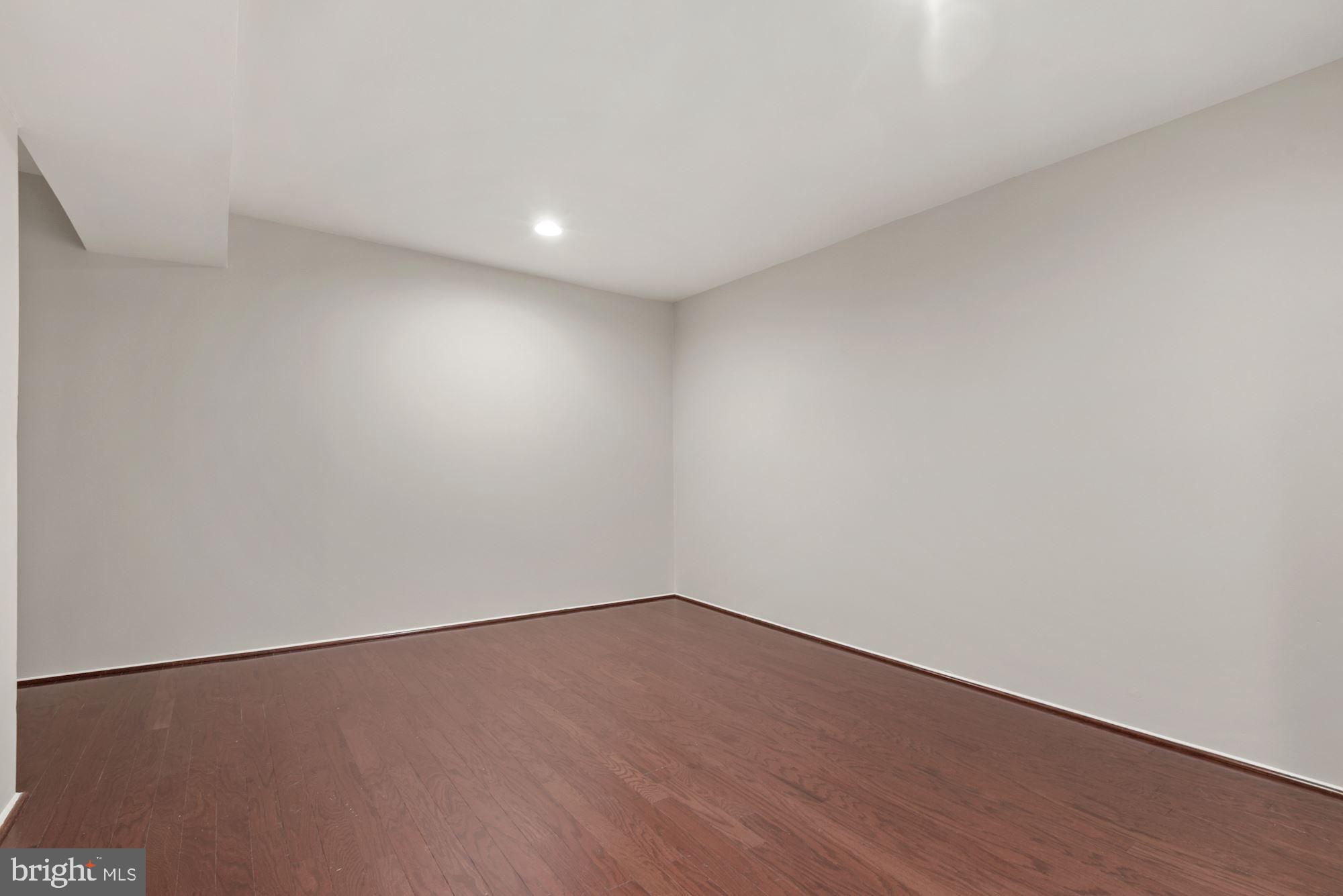 LINDENWOOD - Residential Lease