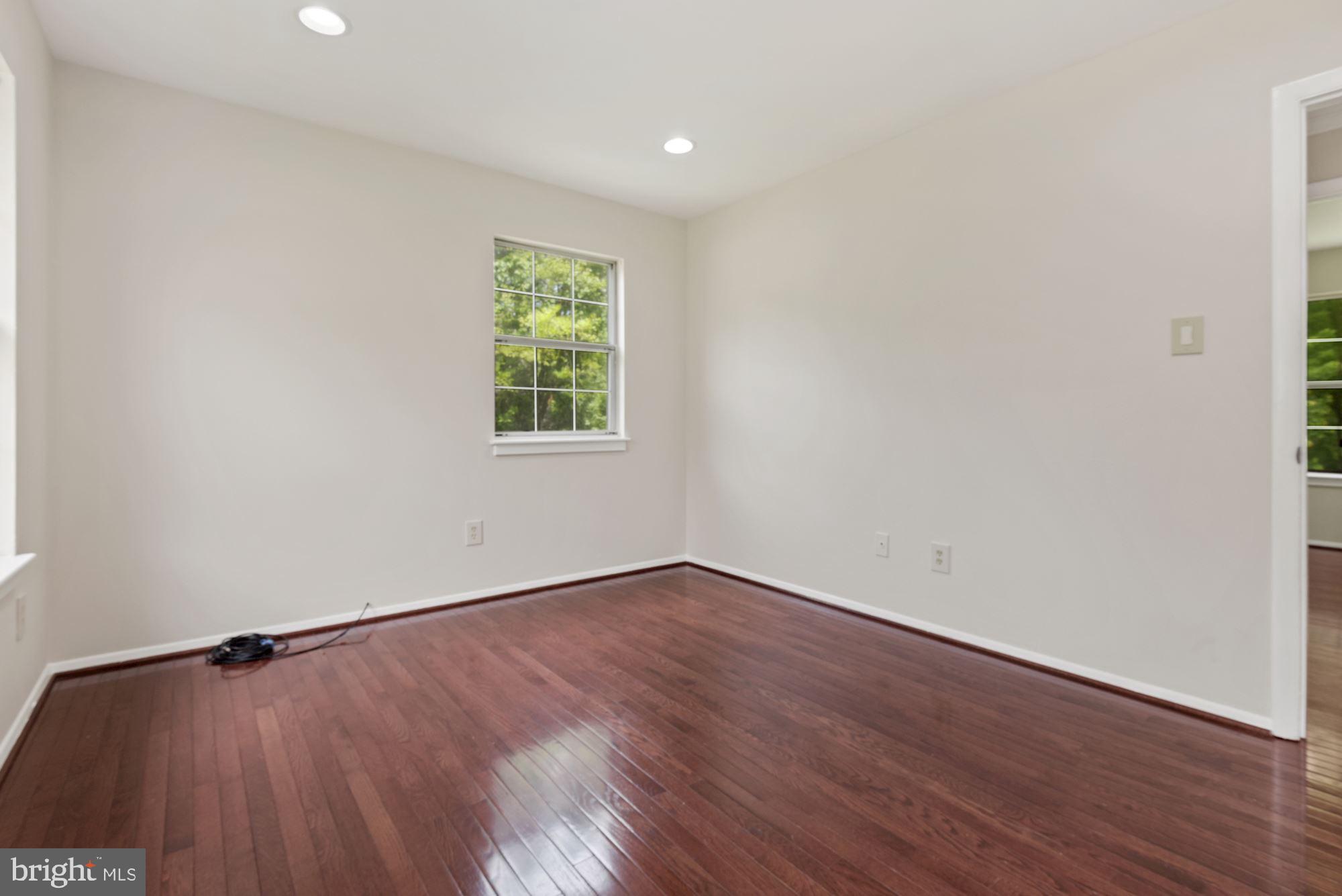 LINDENWOOD - Residential Lease