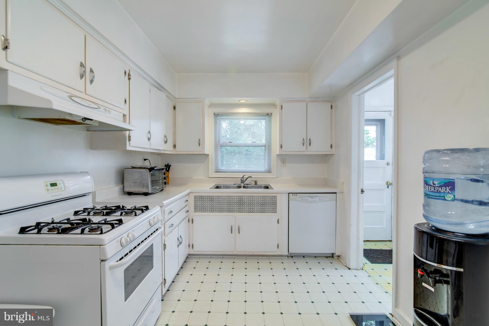 TUCKAHOE VILLAGE - Residential