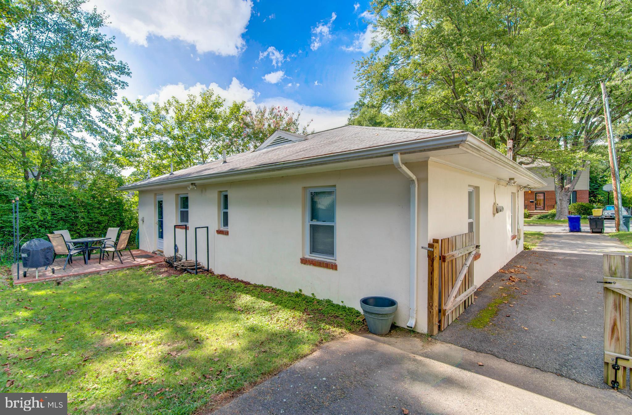 TUCKAHOE VILLAGE - Residential