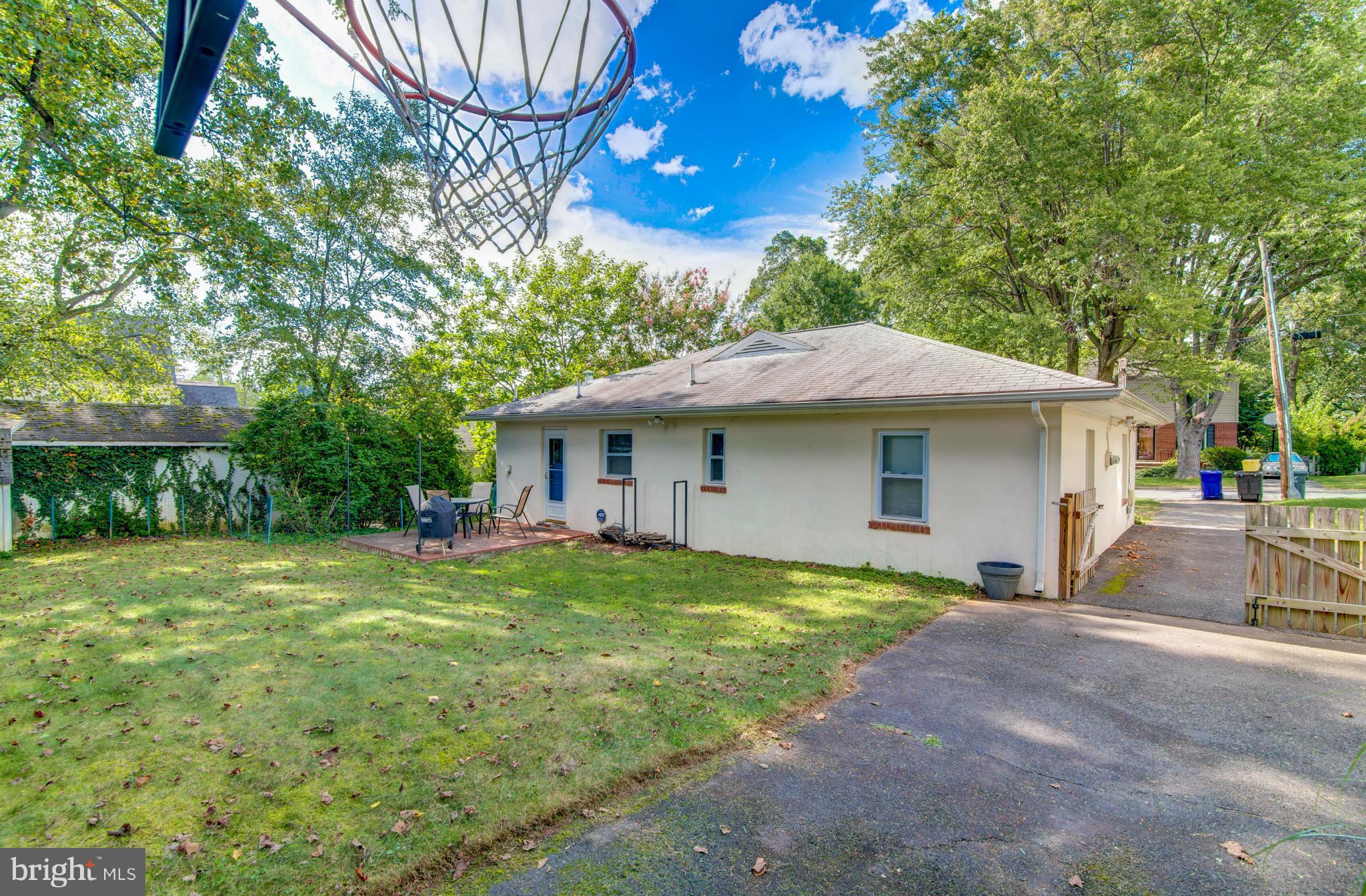 TUCKAHOE VILLAGE - Residential