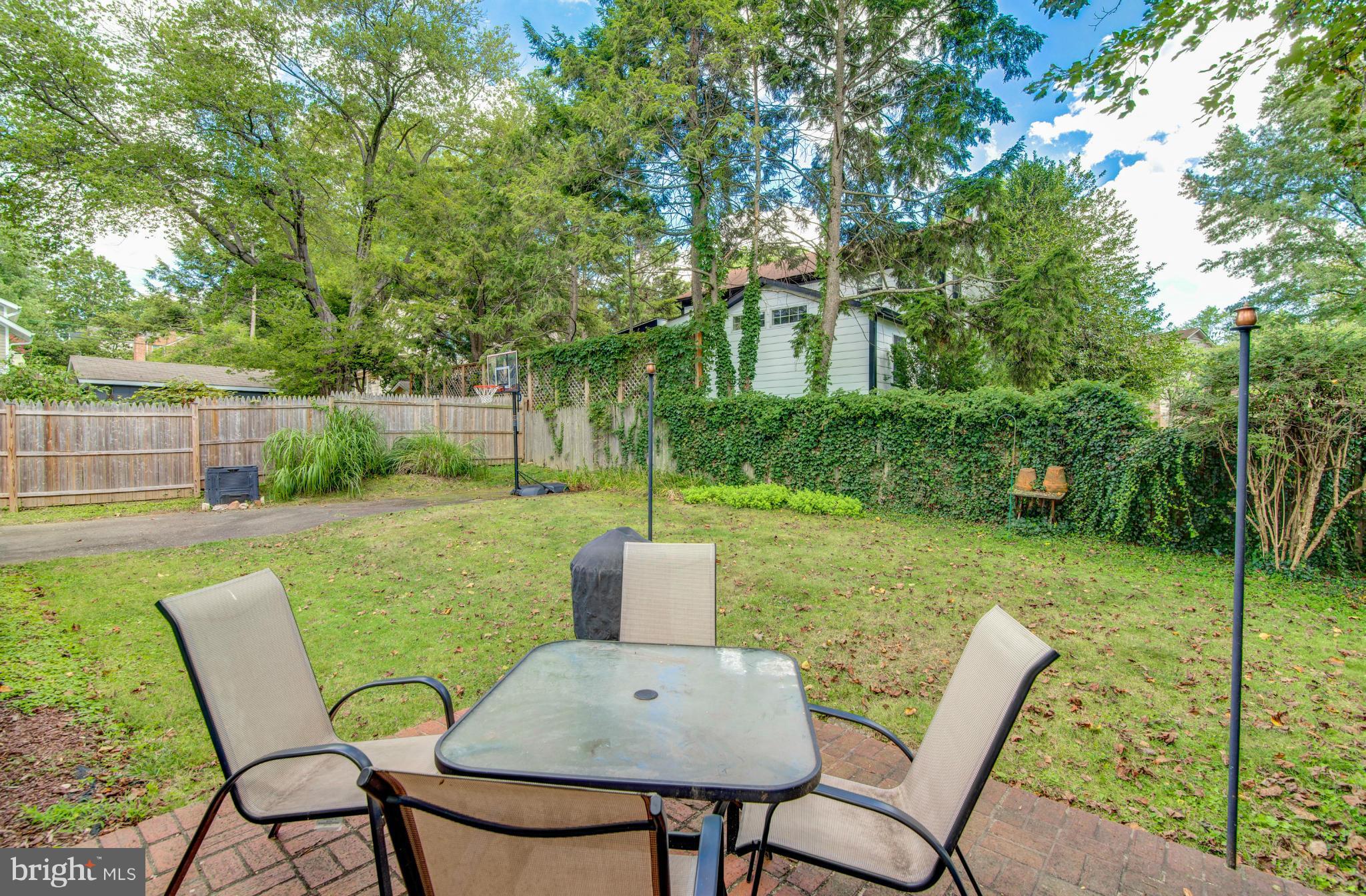 TUCKAHOE VILLAGE - Residential