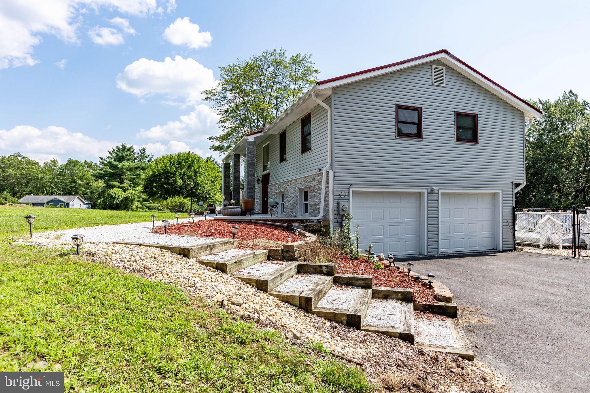 544 ROLLING PINES DRIVE