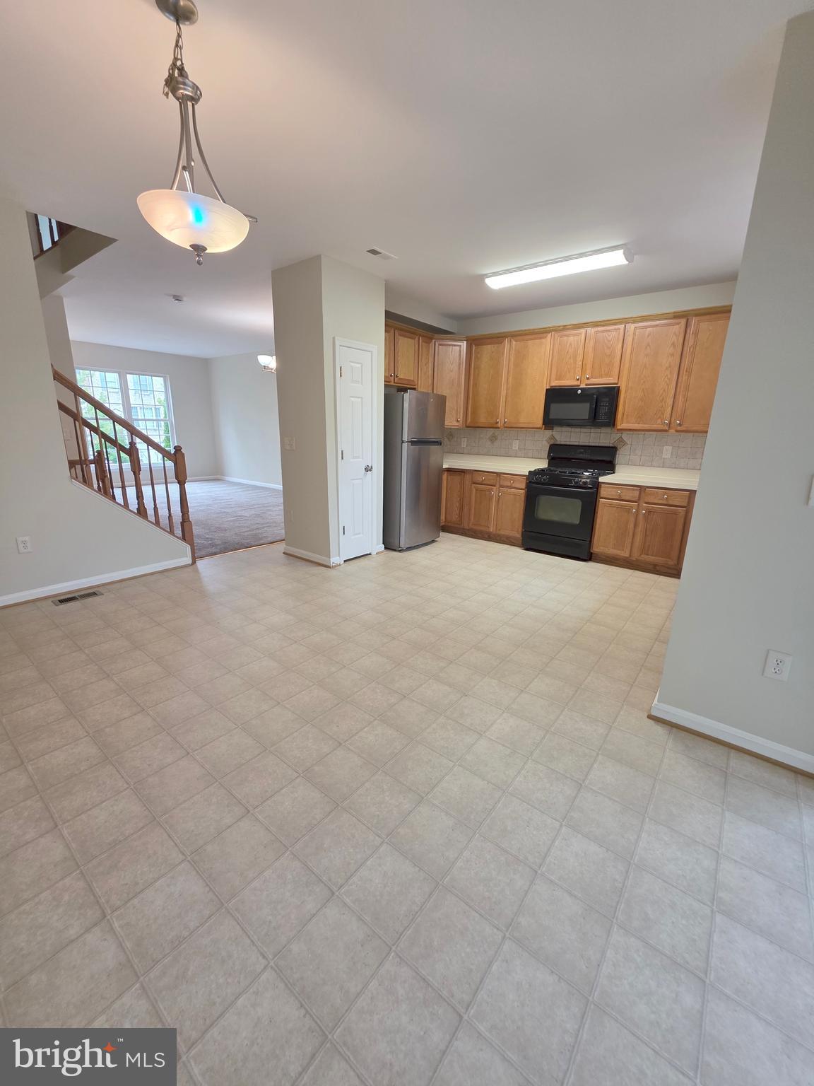 RIVER OAKS - Residential Lease