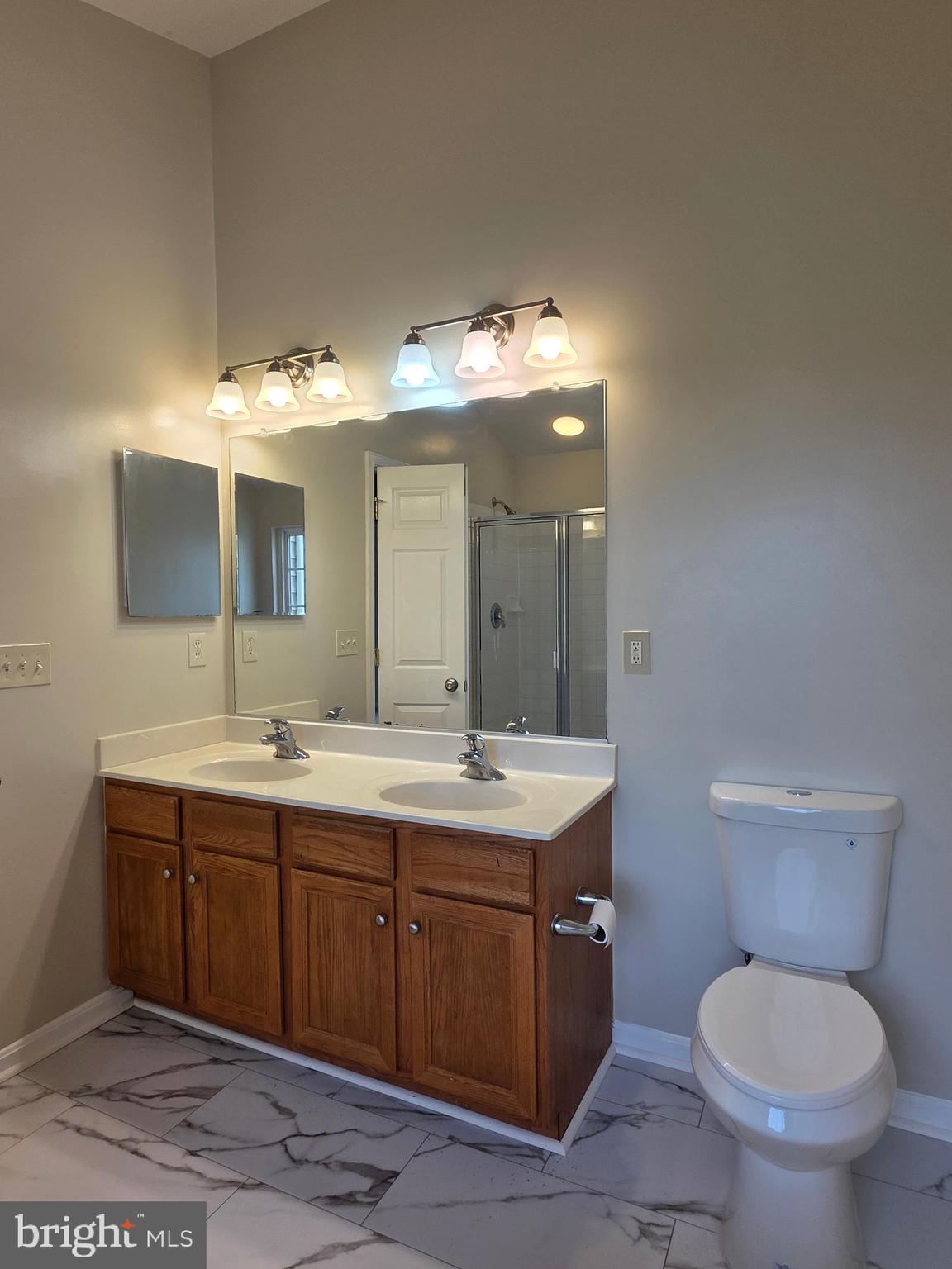 RIVER OAKS - Residential Lease