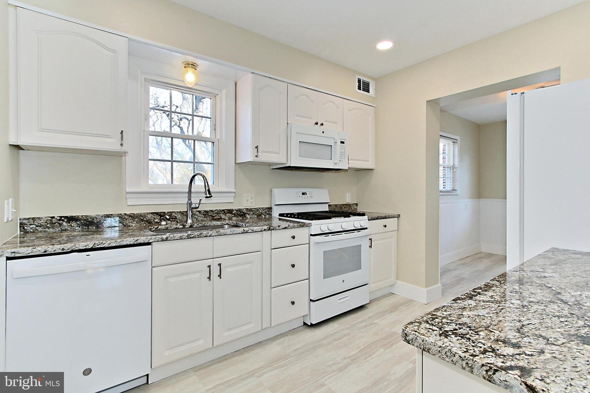 VALLEY VIEW - Residential Lease