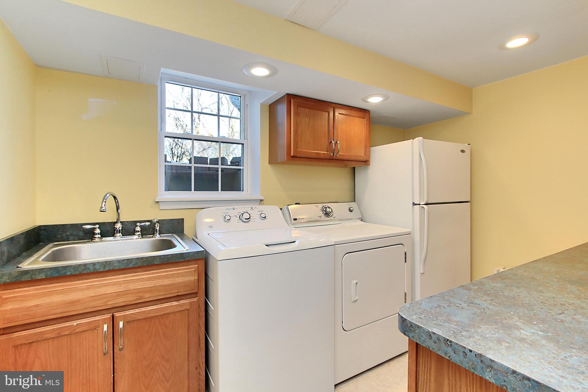 VALLEY VIEW - Residential Lease