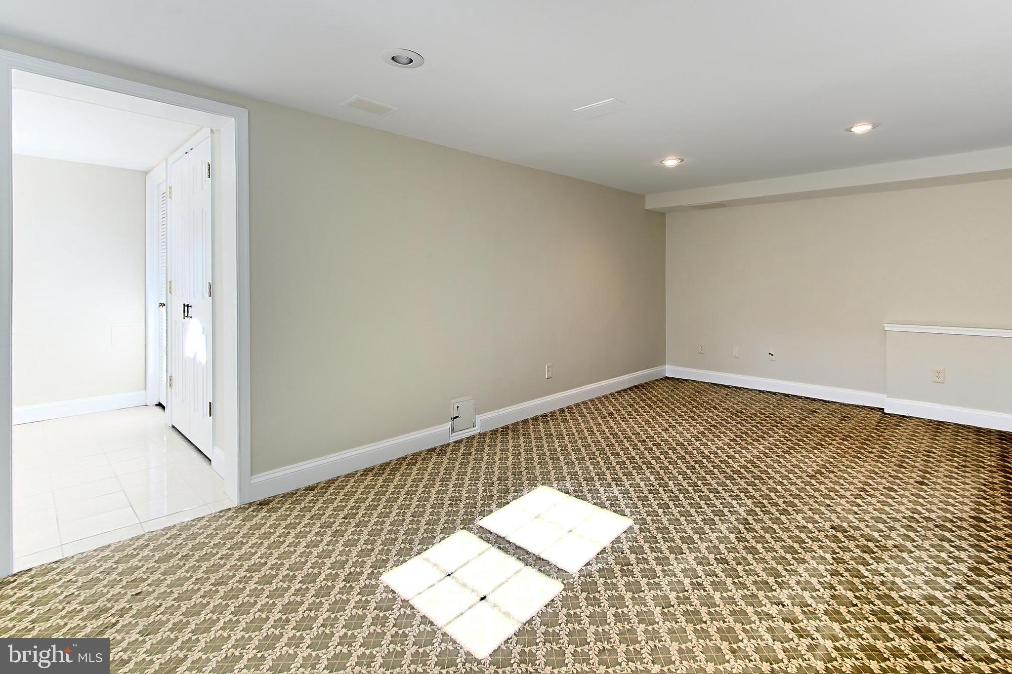 VALLEY VIEW - Residential Lease