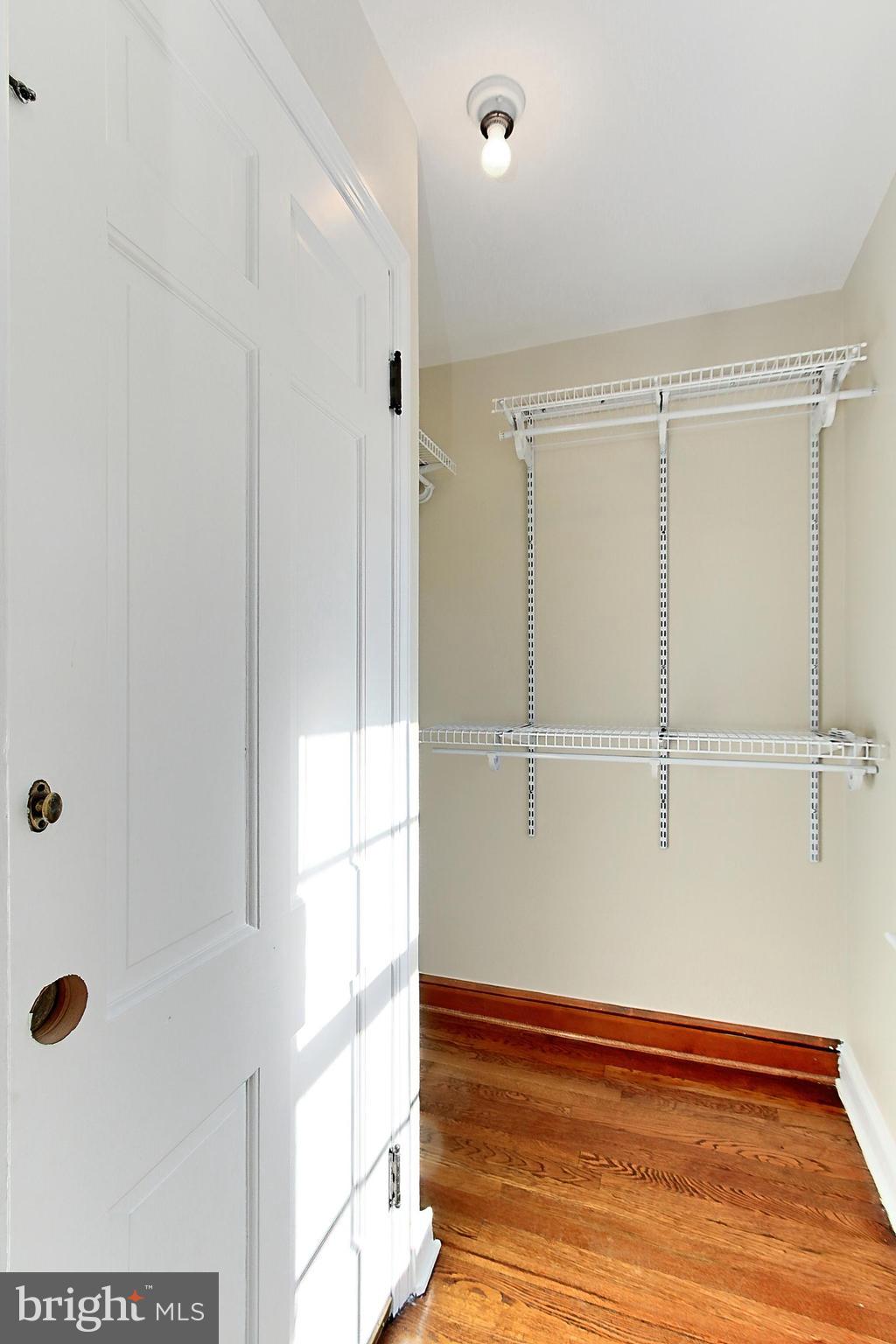 VALLEY VIEW - Residential Lease