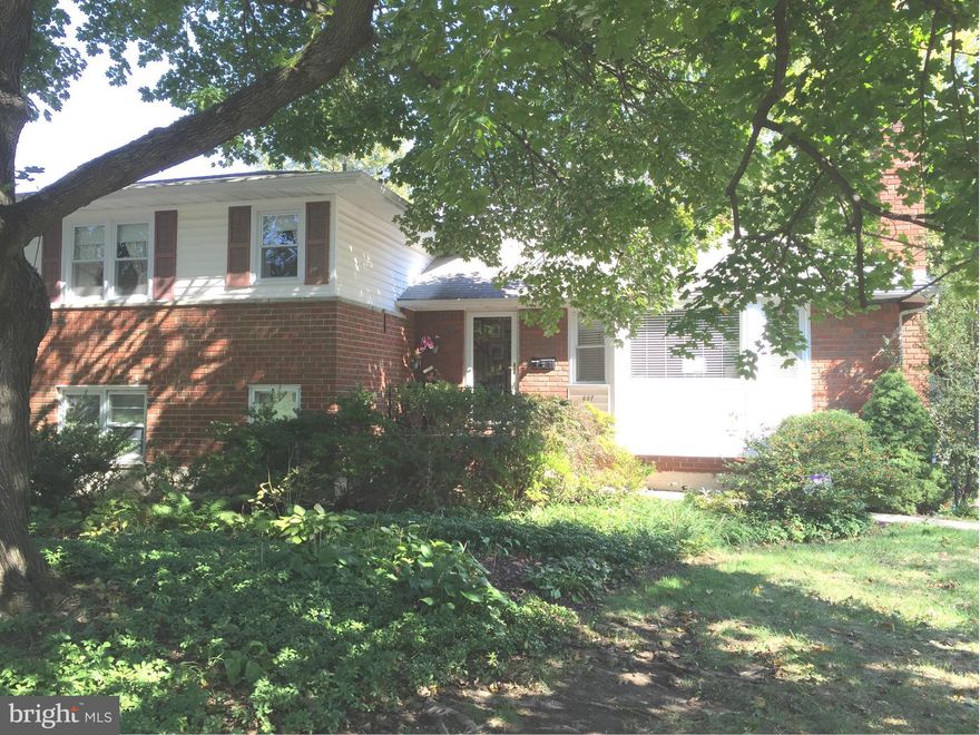 Want privacy, a great place for your kids to play & go to school, see this great home in Campus Hills on a cul de sac. Sit by the wood burning fire place while the sunlight streams in the huge bay window, enjoy an evening on the private rear patio.  You will never have to worry about storage in this home & the updated kitchen will be a great place to place to prepare meals. Owner found new home!