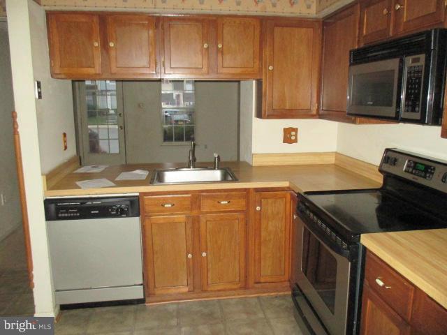 WOODBRIDGE CENTER - Residential