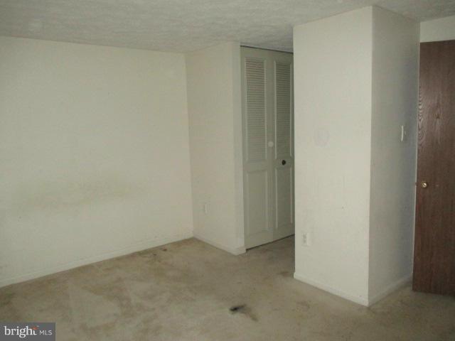 WOODBRIDGE CENTER - Residential