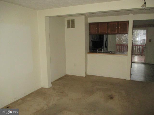 WOODBRIDGE CENTER - Residential