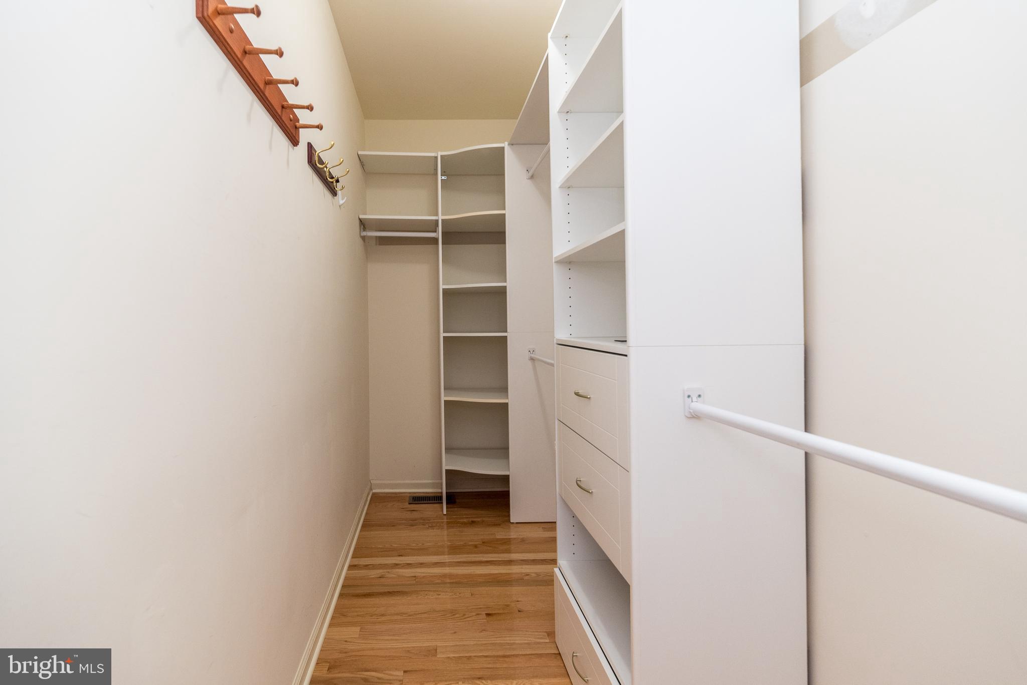 WINDING BROOK ESTS - Residential