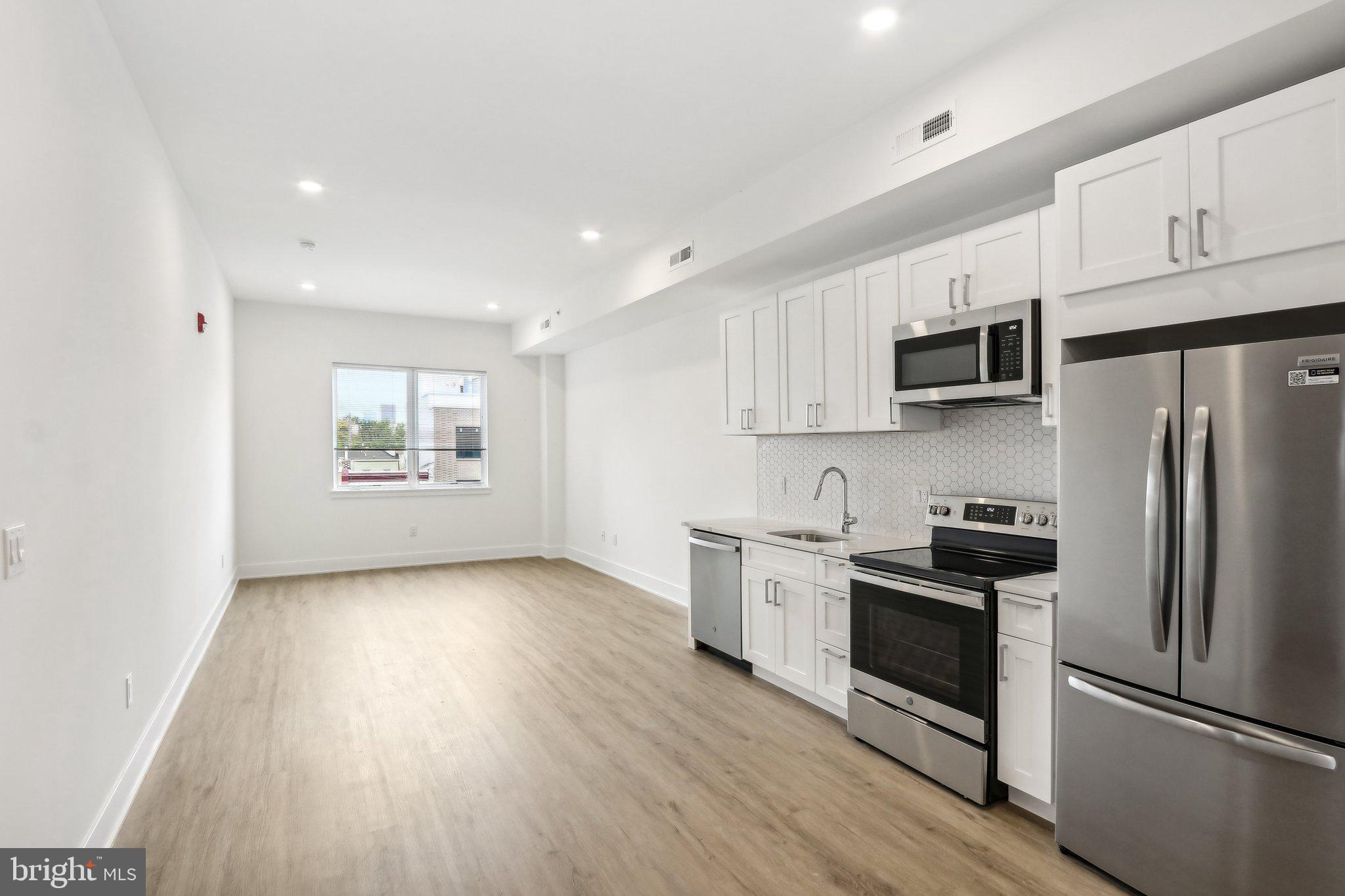 POINT BREEZE - Residential Lease