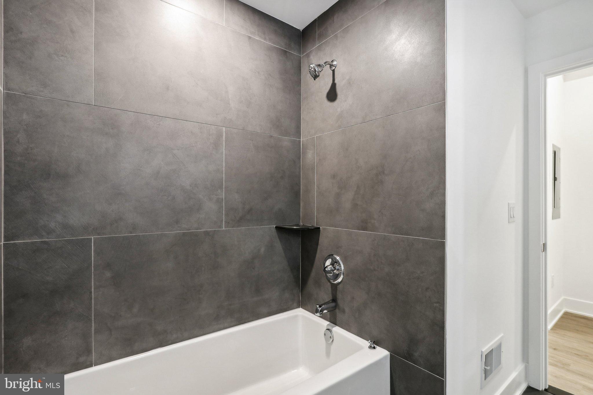 POINT BREEZE - Residential Lease