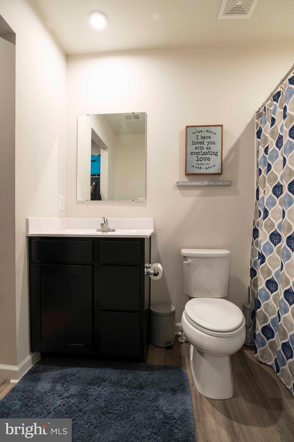 THE LAKES AT MARTINSBURG - Residential Lease