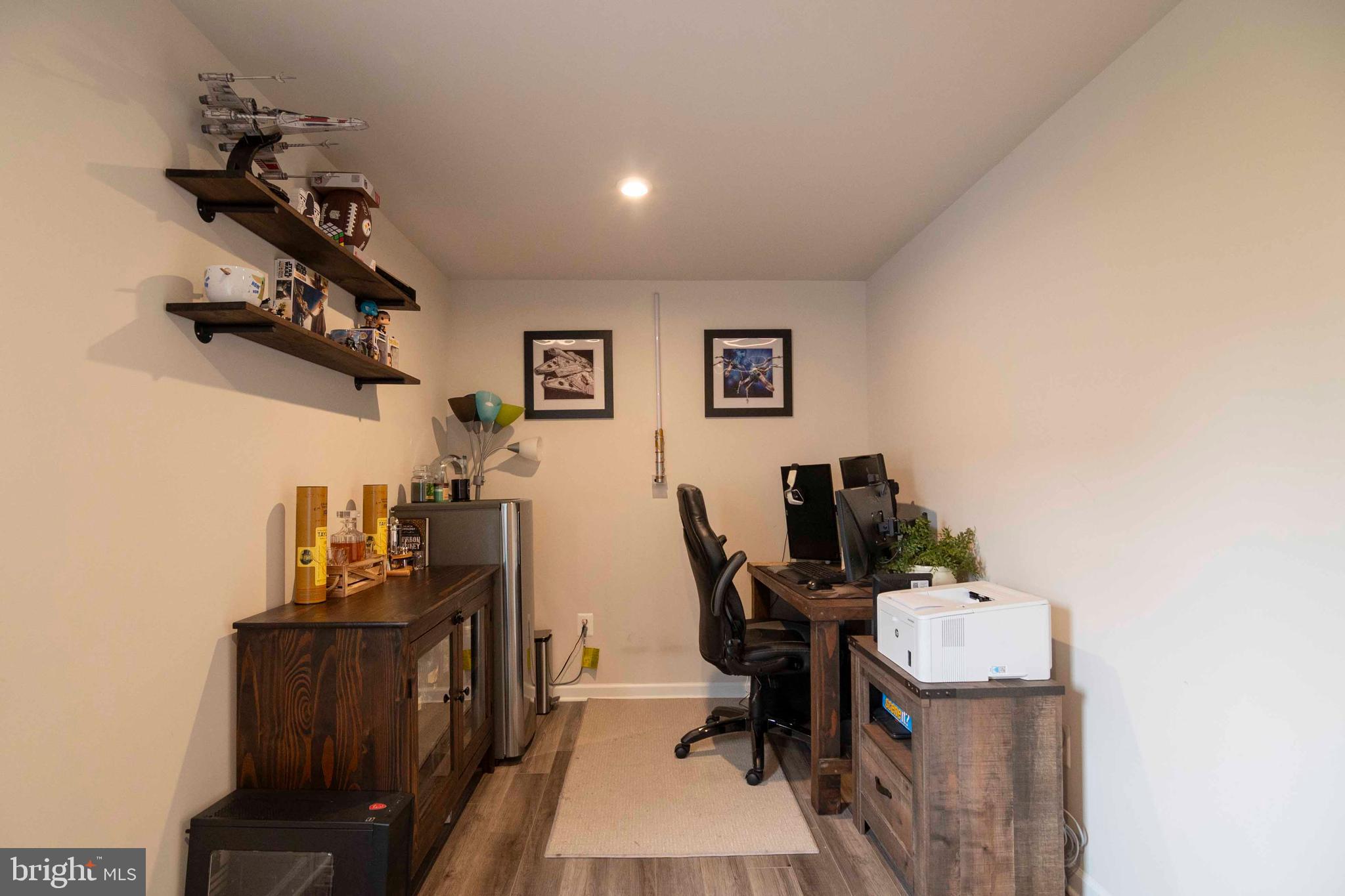 THE LAKES AT MARTINSBURG - Residential Lease