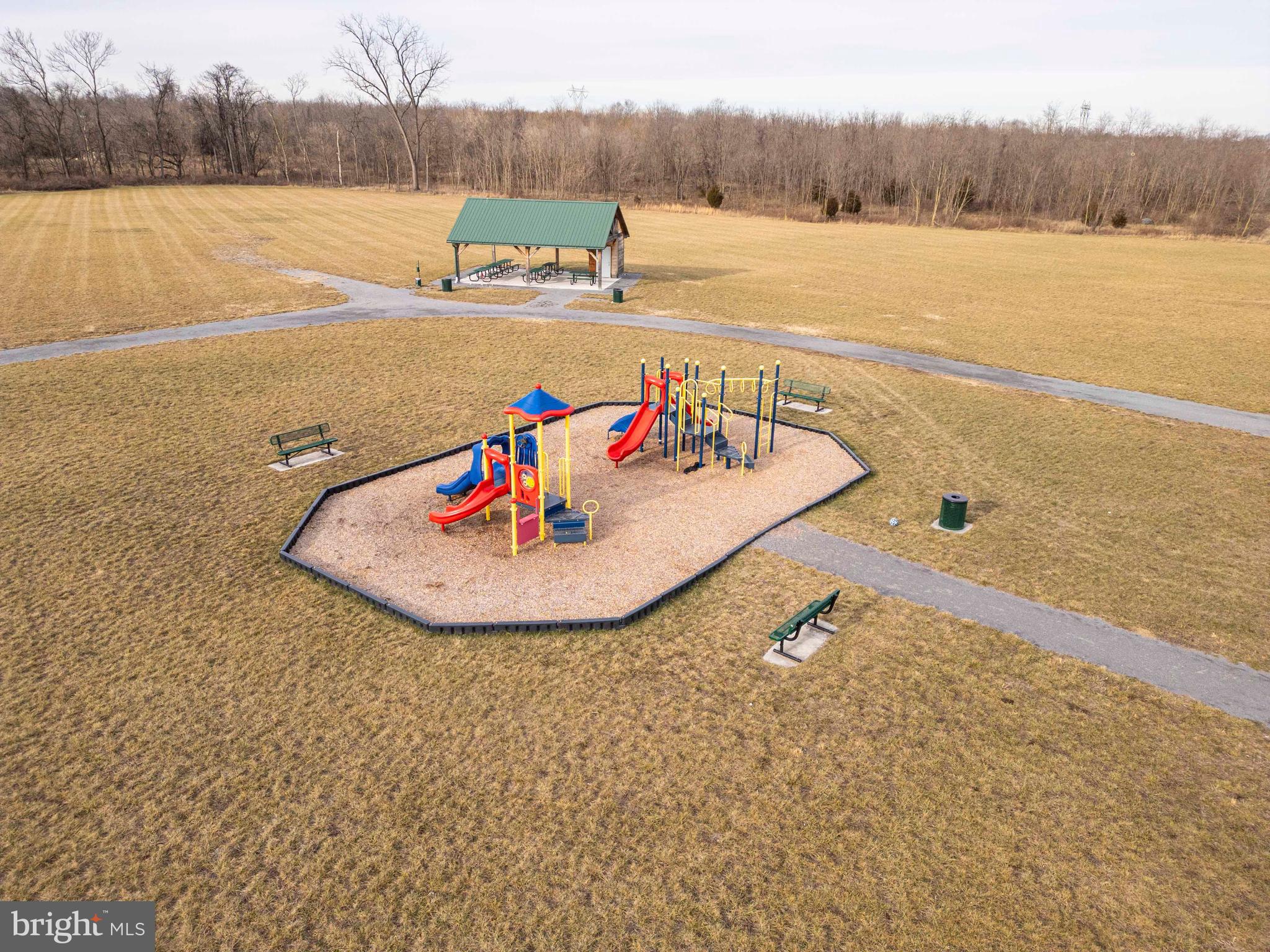 THE LAKES AT MARTINSBURG - Residential Lease