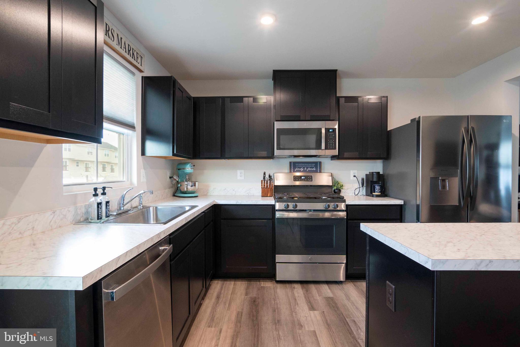 THE LAKES AT MARTINSBURG - Residential Lease