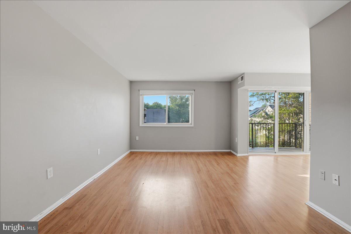 OCCOQUAN RIDGE CONDO - Residential