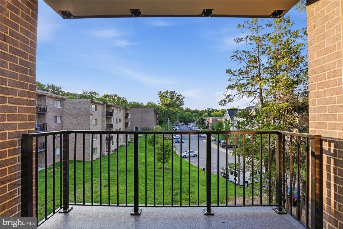 OCCOQUAN RIDGE CONDO - Residential