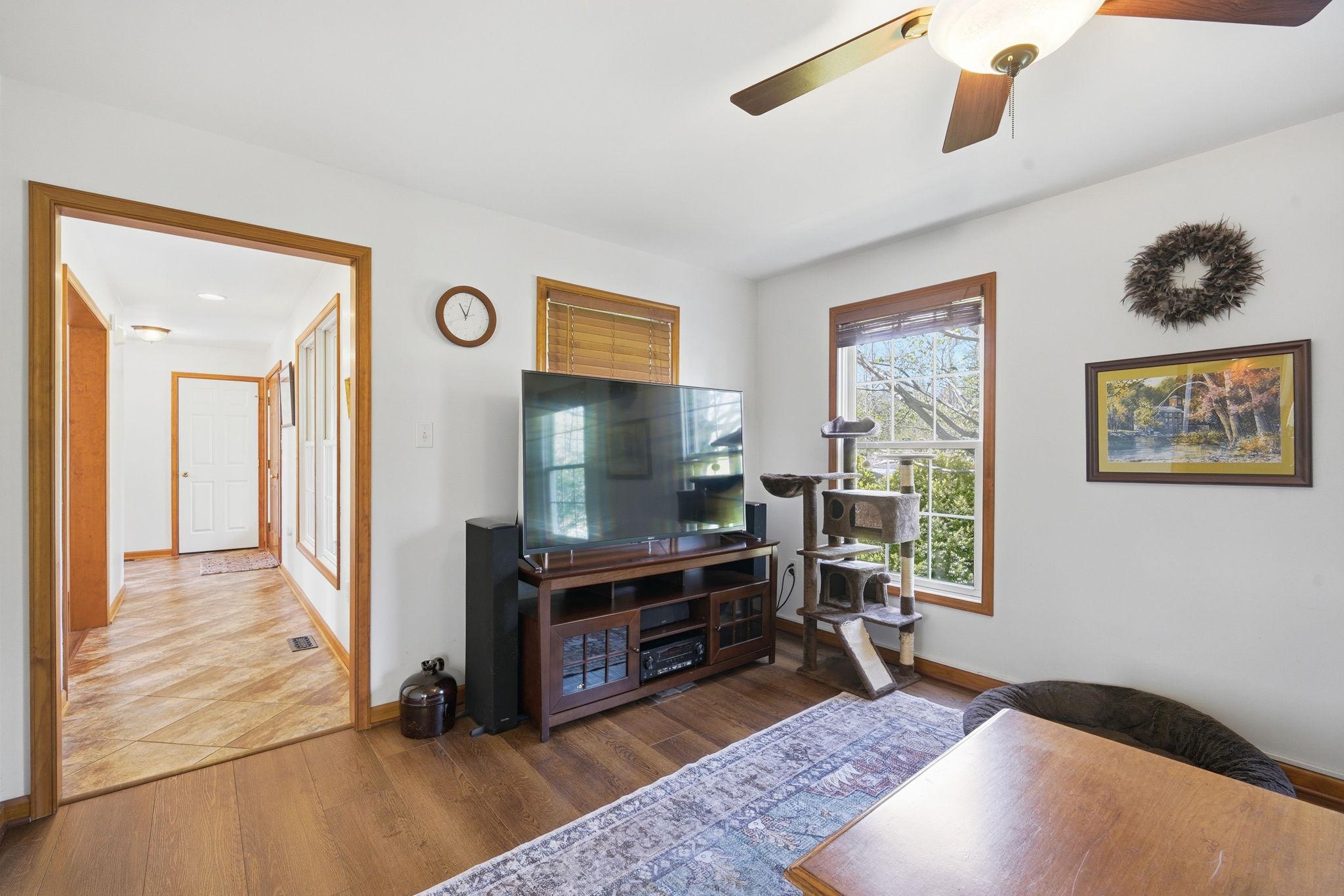 HOWES LANDING - Residential