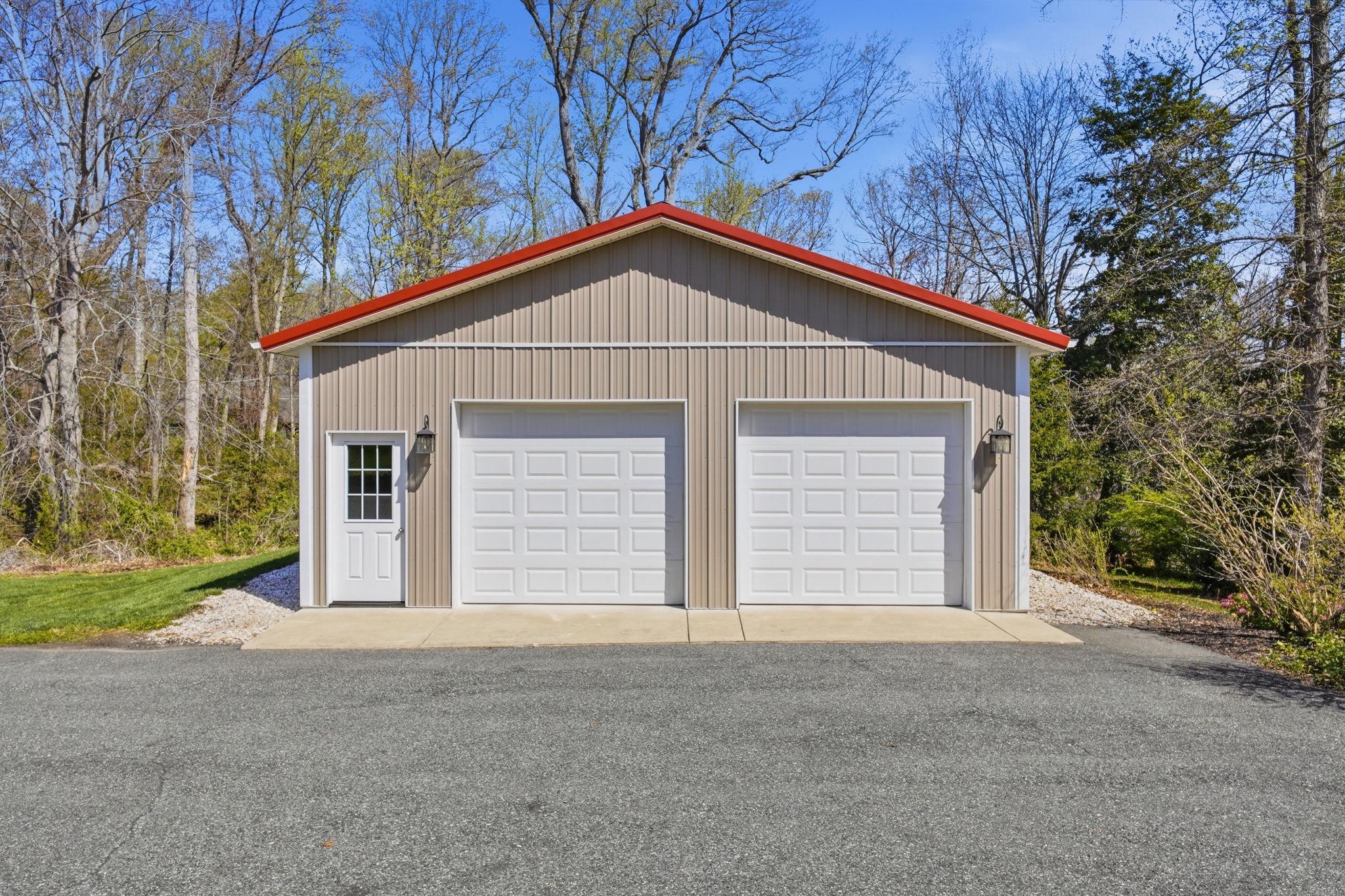 HOWES LANDING - Residential