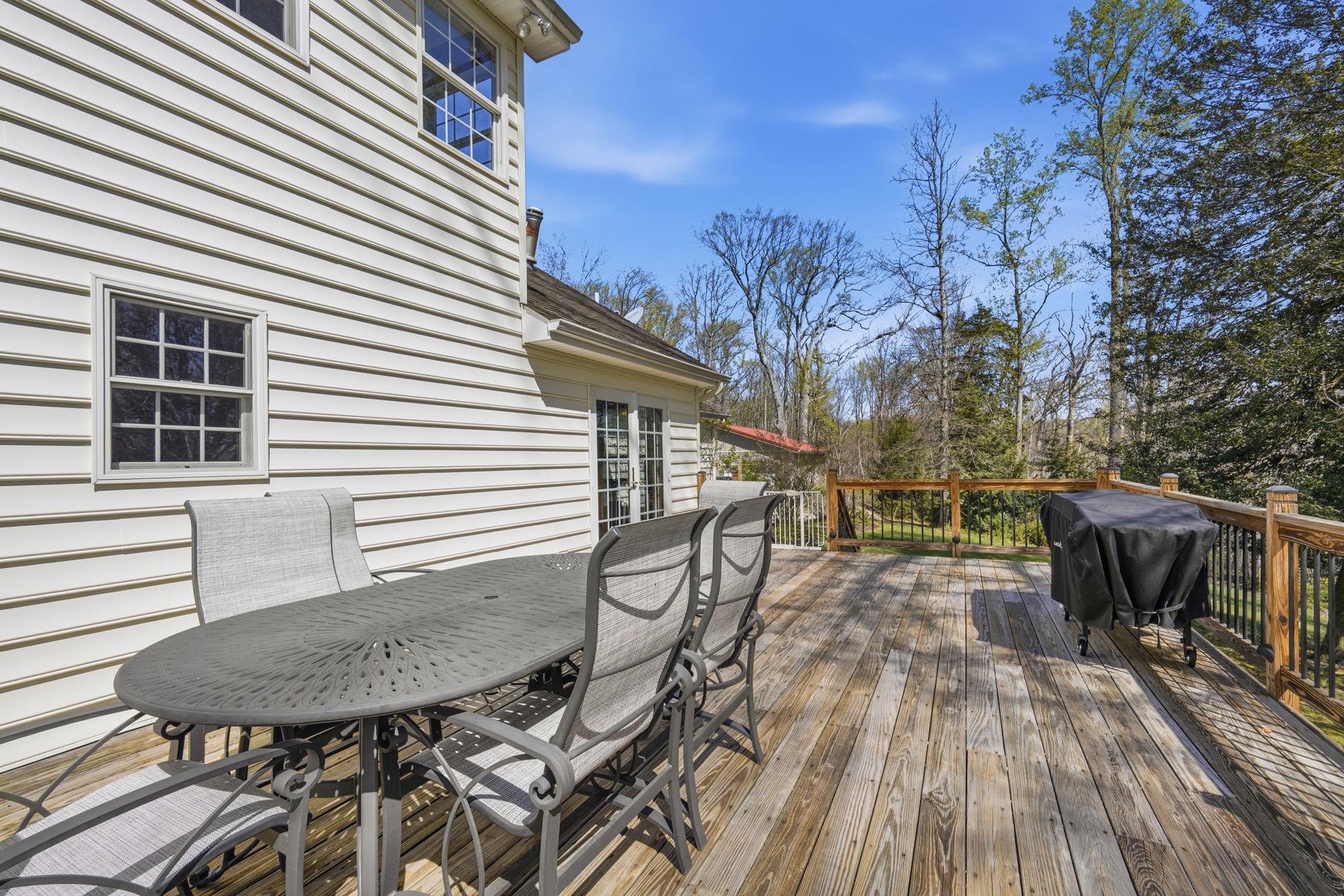 HOWES LANDING - Residential