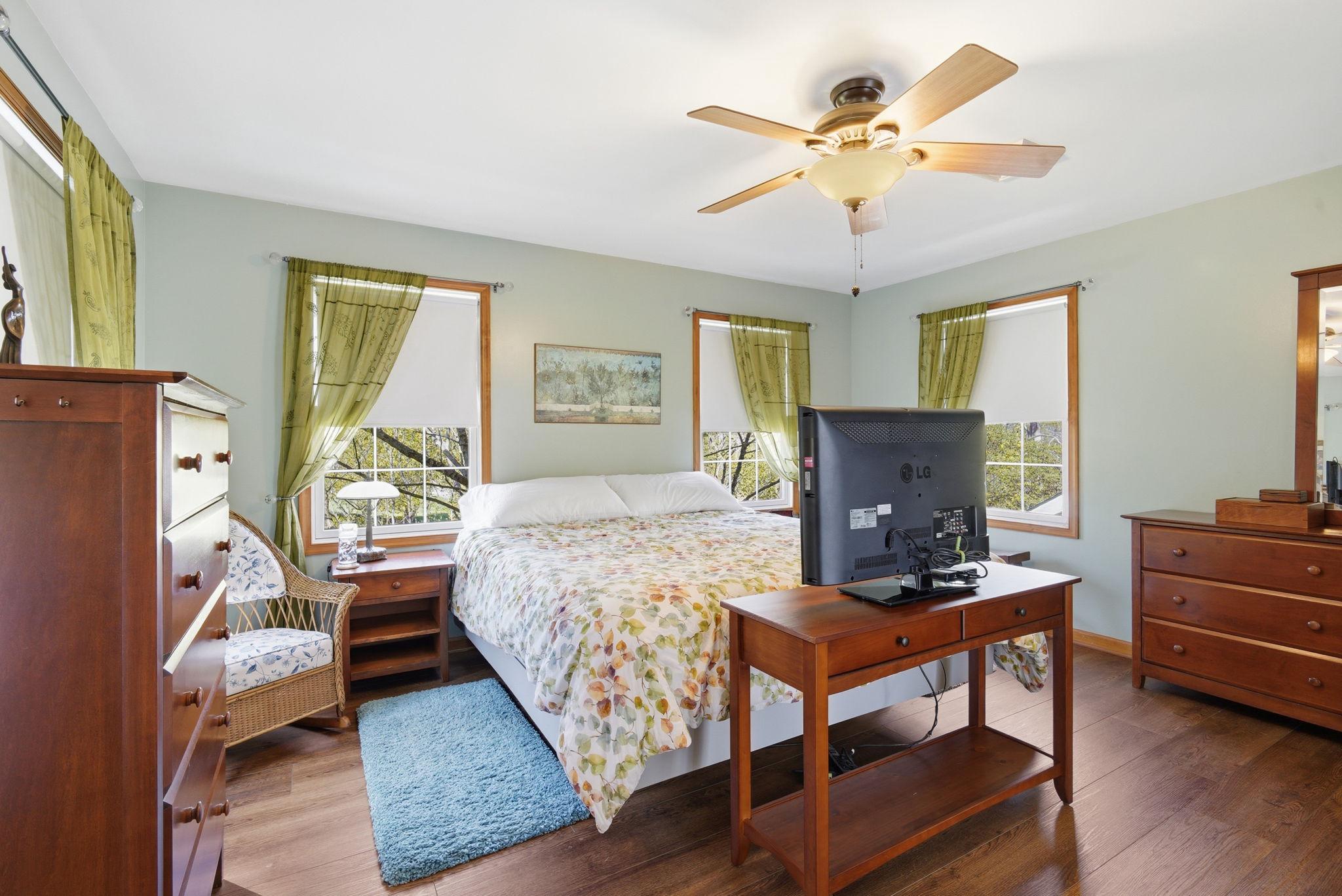 HOWES LANDING - Residential