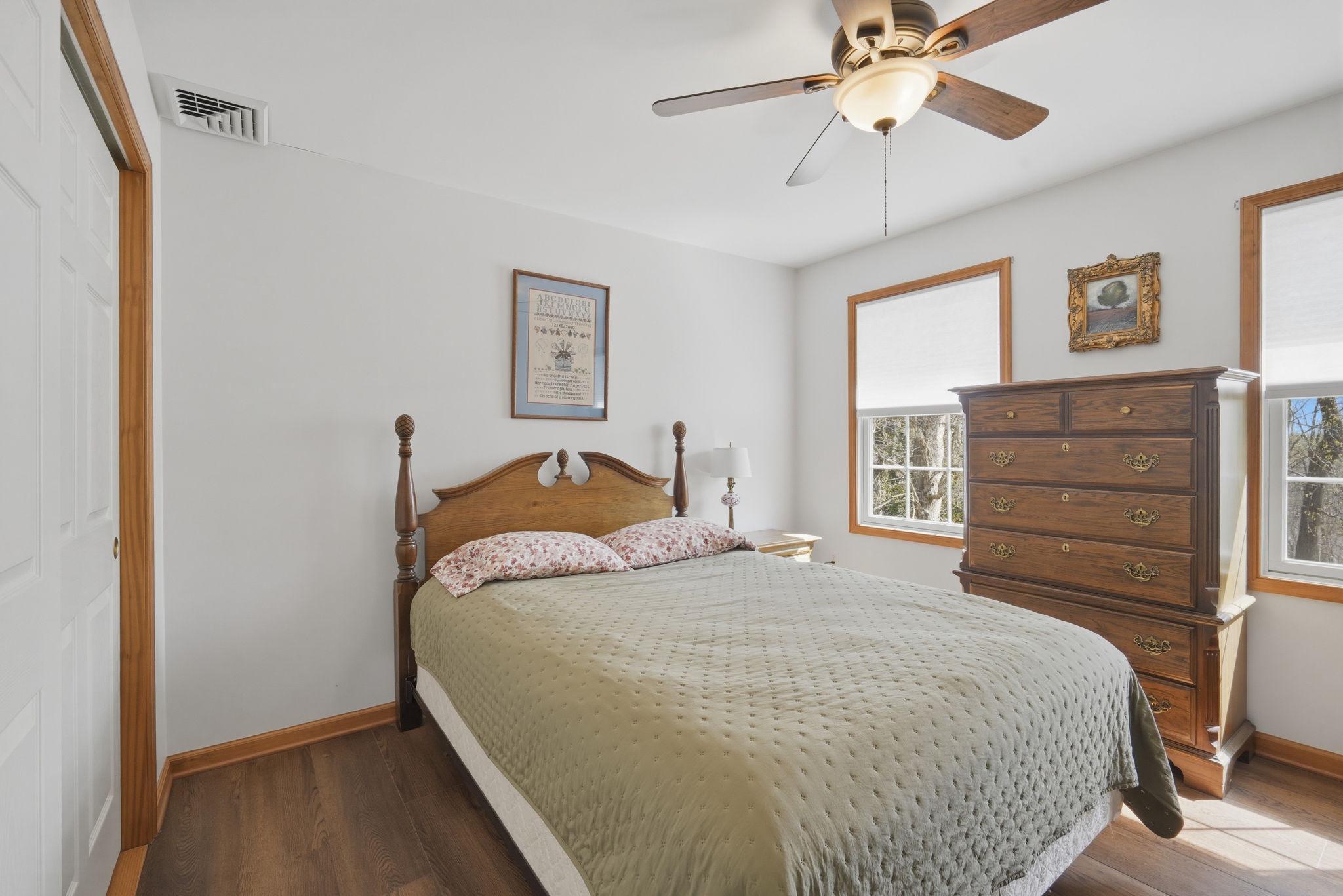 HOWES LANDING - Residential