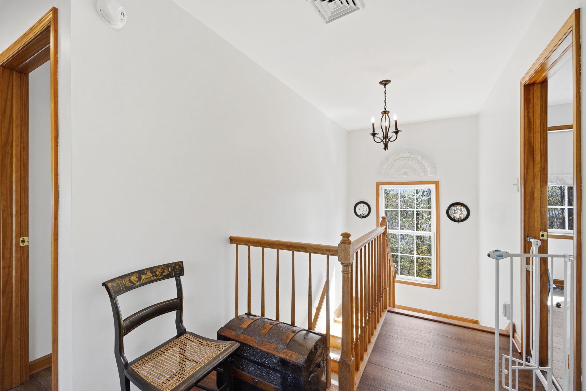 HOWES LANDING - Residential