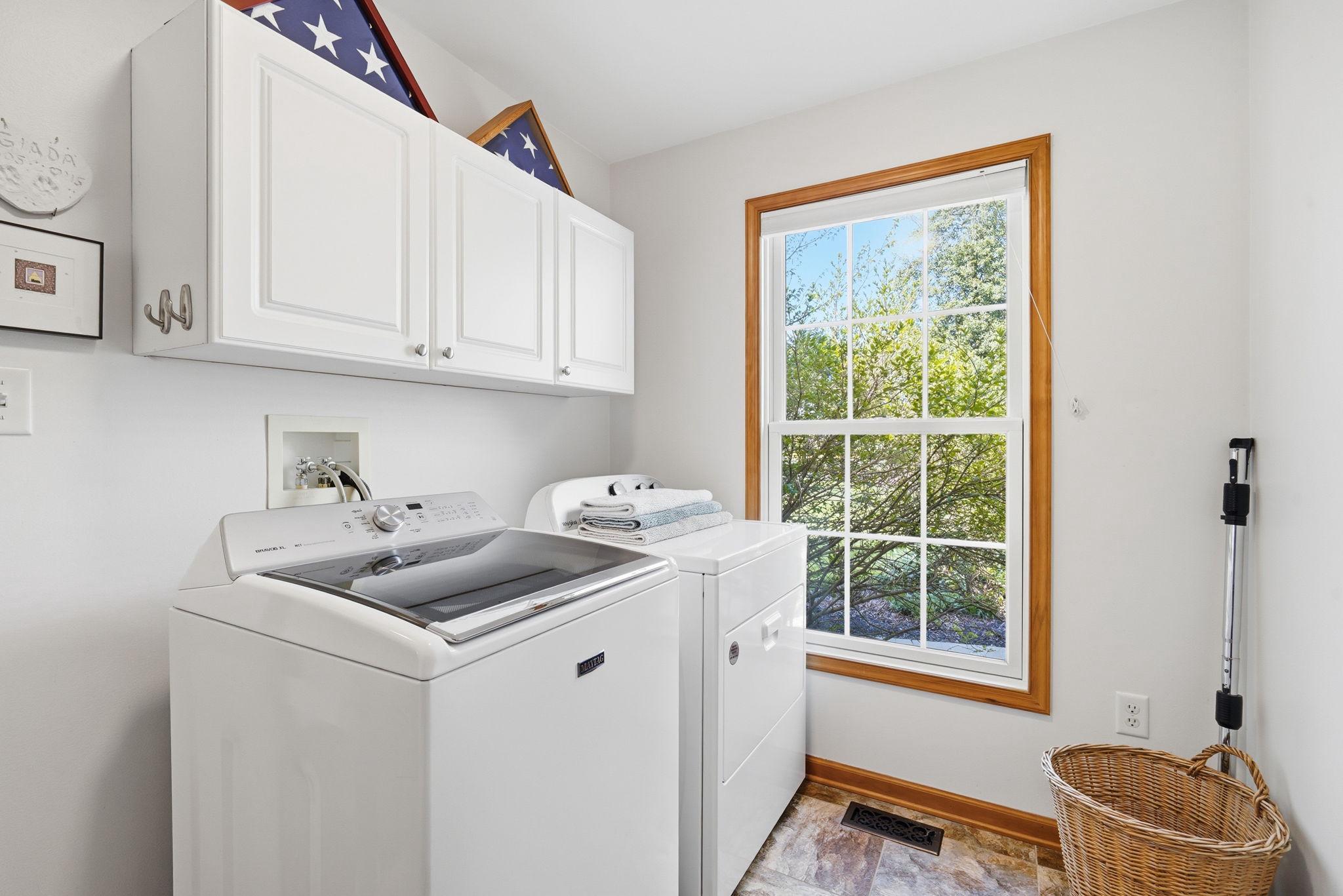 HOWES LANDING - Residential