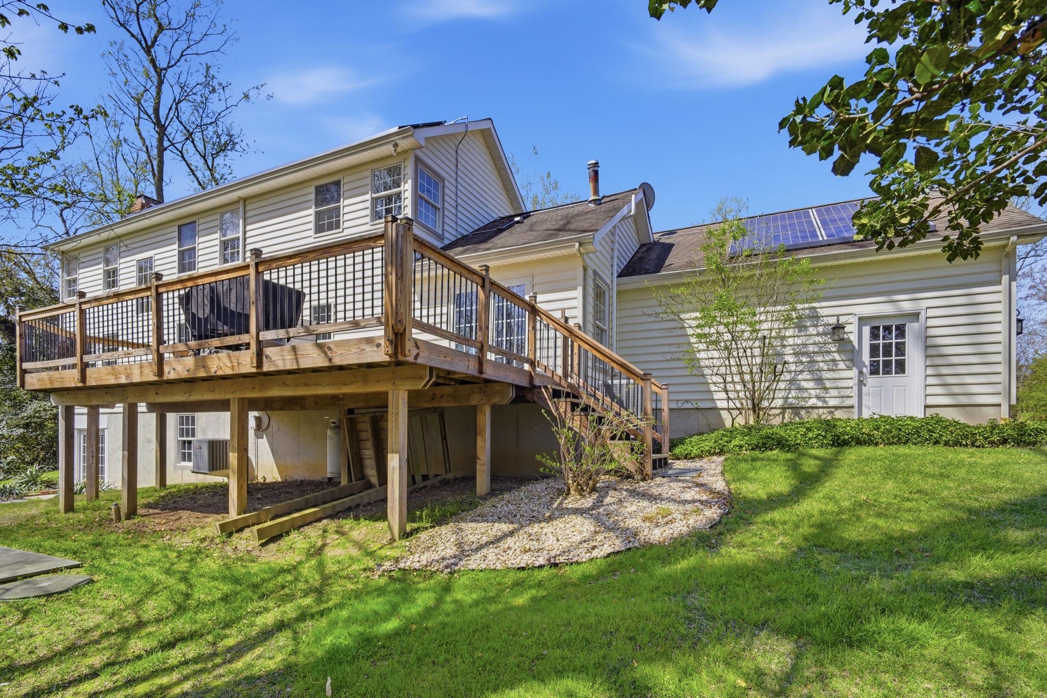 HOWES LANDING - Residential