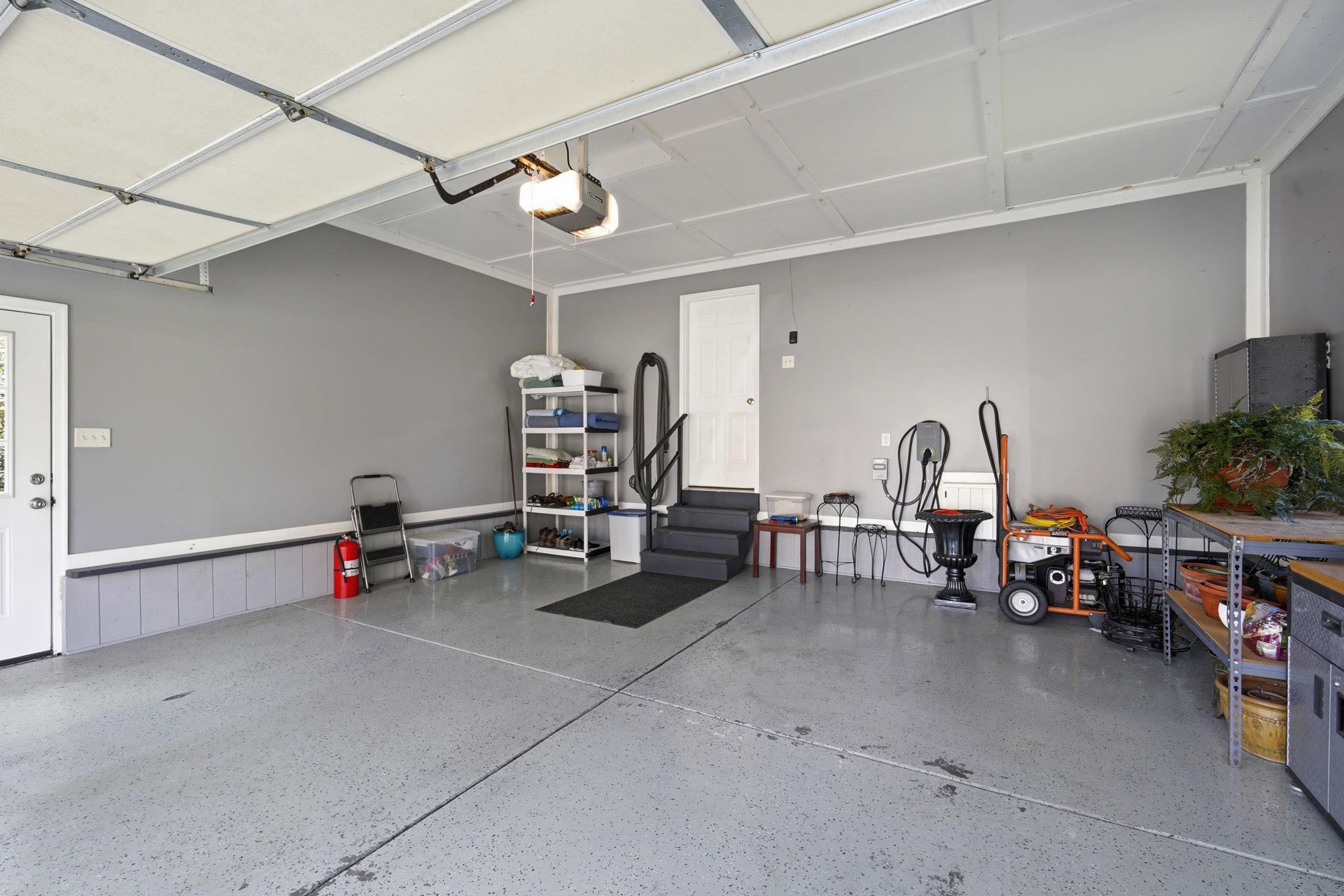 HOWES LANDING - Residential