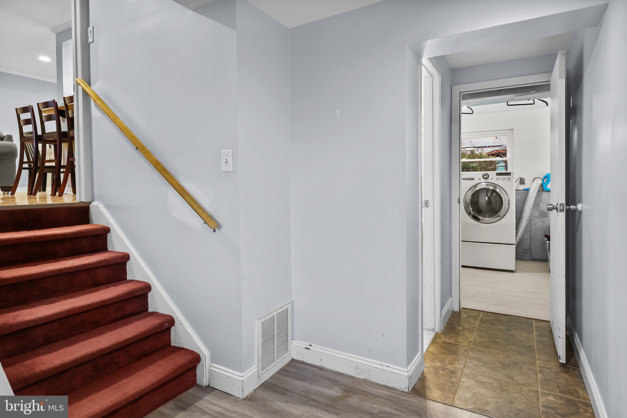 LAKELAND ESTATES - Residential