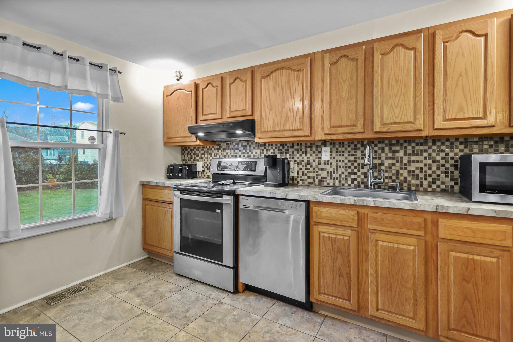 LAKELAND ESTATES - Residential