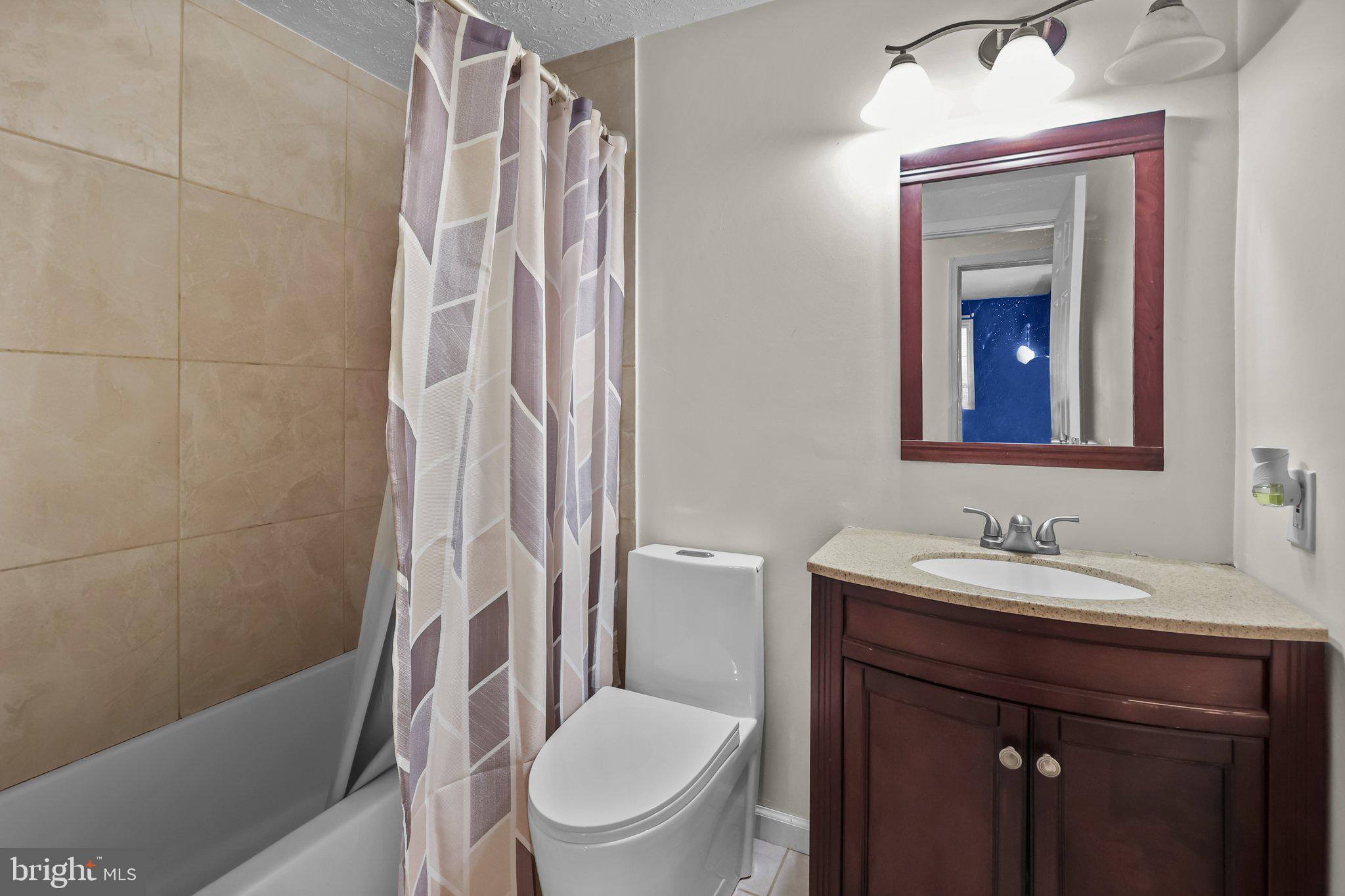 LAKELAND ESTATES - Residential