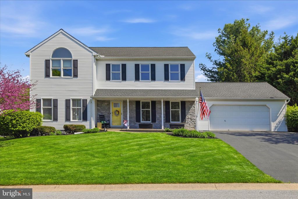 Photo of 725 Oxford Road, LANCASTER, PA 17601 (MLS # PALA2086976)